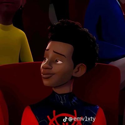 castawayxhalo's profile picture. discord is trxp.chris#1374 I play ps4 Xbox and laptop my tiktok is my name