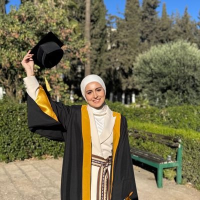 PGY1 Dermatology resident @ JUH | MD | Alumni @UJ_MED