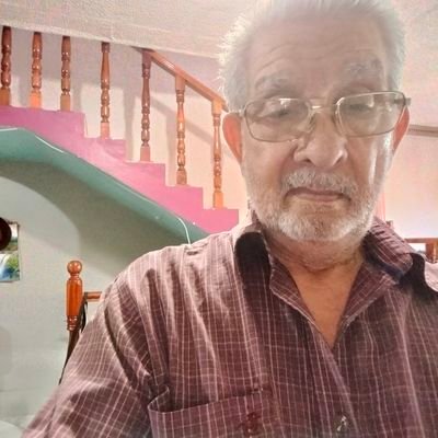 nacido en Xalapa, Ver., seguidor convencido de Andrés Manuel López Obrador y la 4t hasta ver un país tranquilo y trabajando