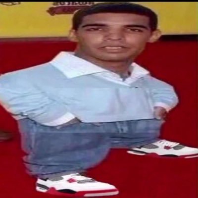 I be on here crackin jokes n shit 🤷🏽‍♂️