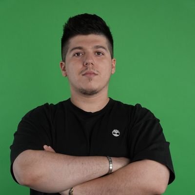 CS:GO Player from Romania 🇷🇴-🇮🇹
23 y/o
https://t.co/HOBMAOjTp0
4000 elo (#800 EU peak)
~15 lans (4x 1st place)
★ FREE AGENT ★