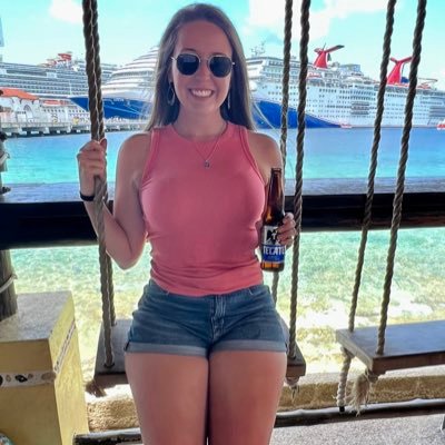 rebecca_4300's profile picture. 