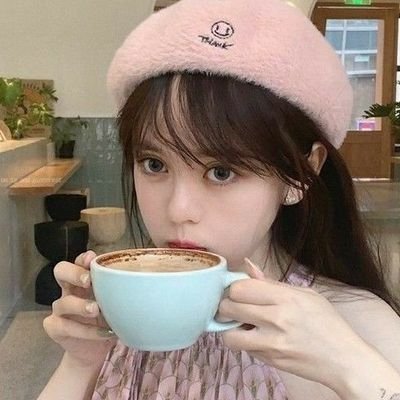 bunnieskcaI's profile picture. ⚠️ ed account ⚠️