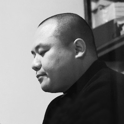 shichen1987's profile picture. 推理作家，上海作家協會會員，咪咕幻想文優秀獎得主，推理小说專門店“謎芸館”創辦人。代表作有《黑曜館事件》《俠盜的遺產》等；
author of detective novels，founded the mystery bookstore “miyunguan” in Shanghai .