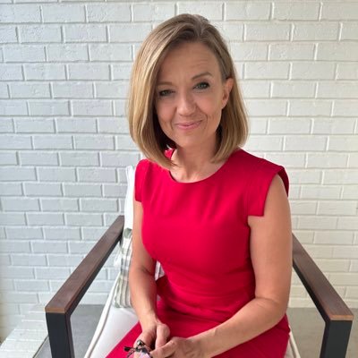 A midwest girl who loves God, the USA and communications. Eager to see more good men and women of wisdom join the civic arena. #grassroots #politics #faithbased