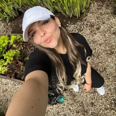 GonzalezBarCar's profile picture. • Abogada • She/her 💜💚 • Por los derechos de los animales •