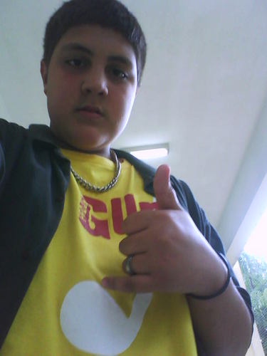 Sou divertido,gosto de conhecer coisas novas,fazer amizades.