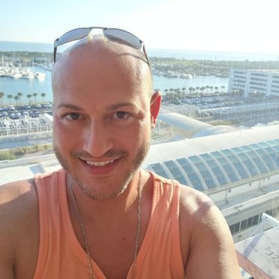 surfstylemk's profile picture. 