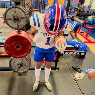 Athlete||Dream chaser|Rb|Db|Wr. ⚡️ C/O 2024🎯🖤tyquanbounds1@gmail.com Scott Central(6019005995)