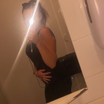 lorr63636's profile picture. 