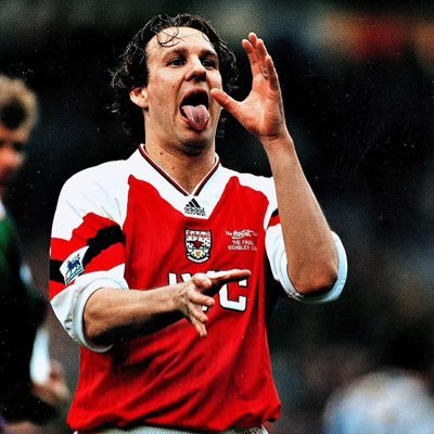 Arsenal bias. Occasional sense. NFFC transfers admirer. 🔴⚪🌳