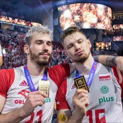 #gangłysego fanka siatkowki damskiej oraz męskiej / tenis ewentualnie inne sporty ale to rzadziej // Deve, Chemik i Budo // Resovia, ZASKA i JW  🏐🥇