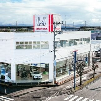 新潟県燕市井土巻にある
自動車ディーラー
Honda Cars 新潟県央 燕店です