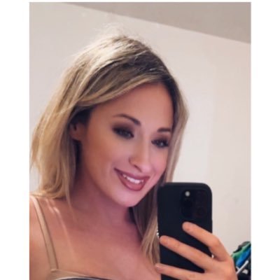 Sophiee_6_8_14's profile picture. 