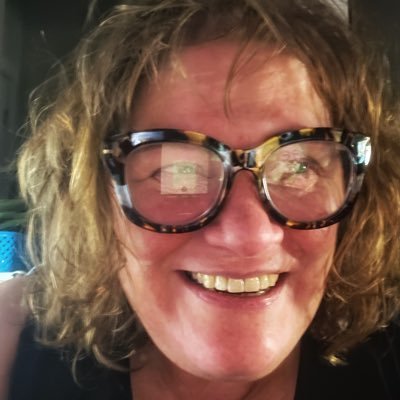 Crappy crafter. Spelling fanatic. Golden Retriever Mom. LGBTQ2+ Ally. Books & music=essentials for a happy life. Practice kindness. Opinions are my own.🇨🇦