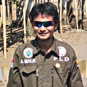 anak desa tinggal di desa memuja desa
selalu ceria, selalu siap sedia PLD Kec. Mare Kab. Bone