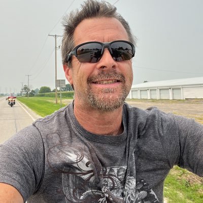 StevieBeaird's profile picture. no chains no cages