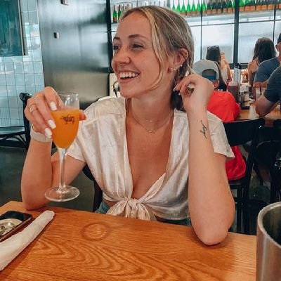 Conniejadel's profile picture. I'm single looking for a good hearts 🥰 man