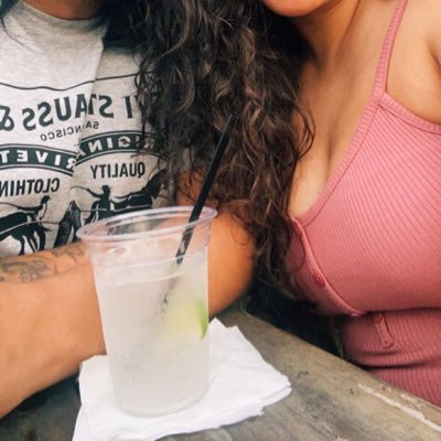 Latino 🇲🇽 married cpl🖤👫🍍Stag&Vixen Swingers HotWifeLife exploring each other’s fantasies🤟 ,no minors ,🌻 420 friendly💨 SATX 🏡 living our best life