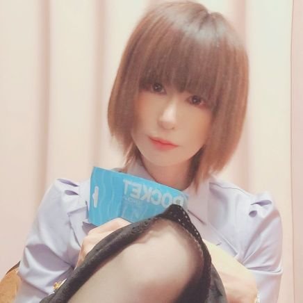 優しい女の子になりたい男の子
身長158cm、普通体型、胸若干あり
声は女の子声練習中
女装は初心者ですが気になる方気軽にお話して下さい、人見知りはないですが心は弱めです😌もし良かったら🙋なぎさのちょっとエッチなサブ垢ものぞいてみてね✨✨✨🙈✨✨✨ サブX→@yuzuhaichichan