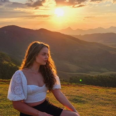 Minha vida não é tão chata quanto eu faço parecer aqui não. 
É que eu reclamo mto mesmo