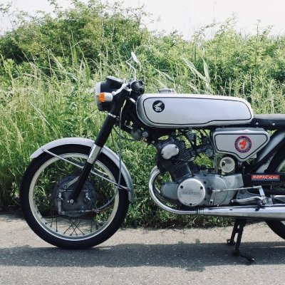 バイクが大好きです。CB93に乗っています。ブルタコTSS 125を探しています。ヘッダー画像は自分です。Instagram: https://t.co/2uwAyDWVch