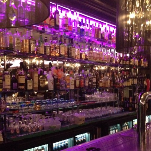 Grand Cafe de Foyer is al meer dan 10 Jaar een begrip! Een drankje met je vrienden,lunch of een lekker Diner, bij de Foyer ben je op het juiste adres!