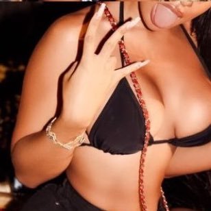 femalepluto_'s profile picture. 