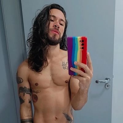 Artista Bailarino | Gay | Potterhead | Libriano | E tudo mais que eu quiser ser