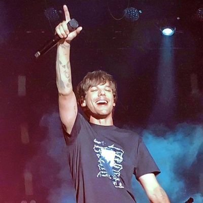 #LOUIS: love is only for the brave
she¡her