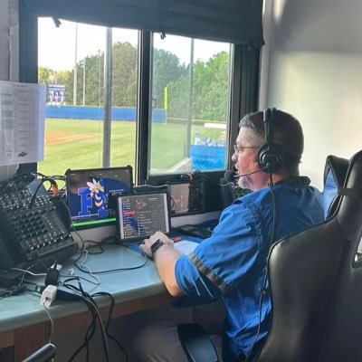 John Turner - Broadcaster. WeAreFortMill🐝 & FM Post 43⚾️ To listen download Mixlr app then search for FortMill. Also athttp://mixlr.com/fortmill.