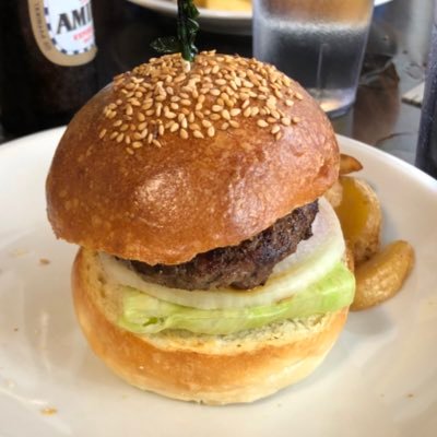 atiati1622604's profile picture. 