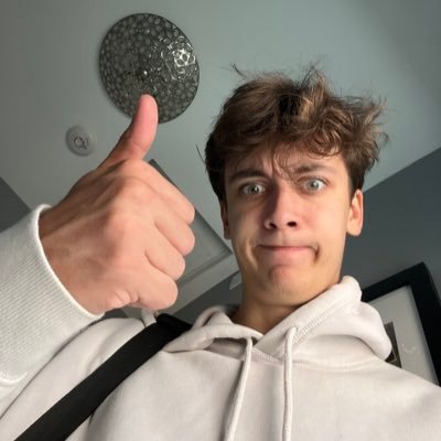 Game Dev Student 👨🎓 Enjoy the journey! Check out my games! - https://t.co/WUtoEbyZCZ Join the Discord! - https://t.co/gWzYe7fAAr