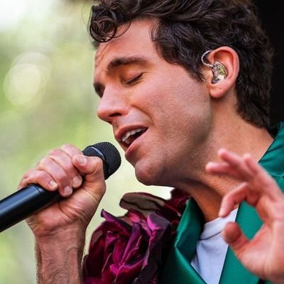 Fan account to keep track of what our blooming boy -Mika- is doing  🌸 Tournée des festivals du 24 avril au 31 août 2024 ! 📸 profil : simone_di_luca_photo