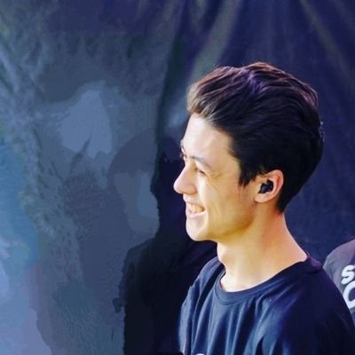 I am Philip.
20.
UK.
Live Sound Engineer.
I enjoy playing video games.
🙂
What games do you play?