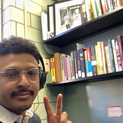 eslevinee's profile picture. PhD student in English (he/him)