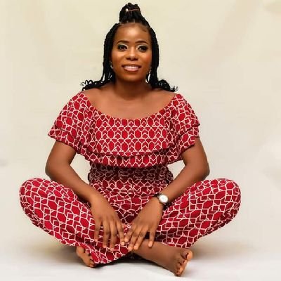 Child of God | Teacher | Writer | Bibliophile | Love volunteering, anchoring and emceeing.