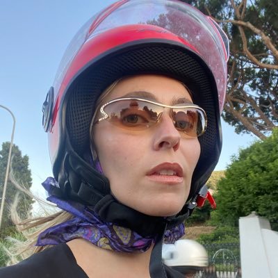 beckytong's profile picture. manager @juiceboxfm 
@foundation_fm records