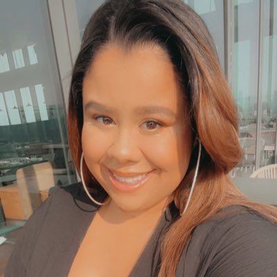 31;Dominican🇩🇴;Teacher🍎🎓that’s obsessed with all things beauty 💄 makeup, skincare 🧖🏽‍♀️ you name it I’m reviewing it! SUBSCRIBE🎬Cashapp 💰$beautybynana