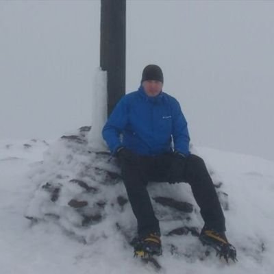Halfway up a mountain #Carrauntoohil l https://t.co/ad9LOHm2FX l Weather updates @CarrauntoohilW ⛈️🌤️☔⚡❄️☀️ | Current speed on mountains = 🐌/🐢/🚴