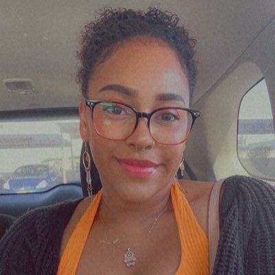 👩🏽‍💻 #100Devs #WebDeveloper #BlackTechTwitter | INTJ | ☕️cafe enthusiast | 📚study motivator IG: @/ShaniaCodes