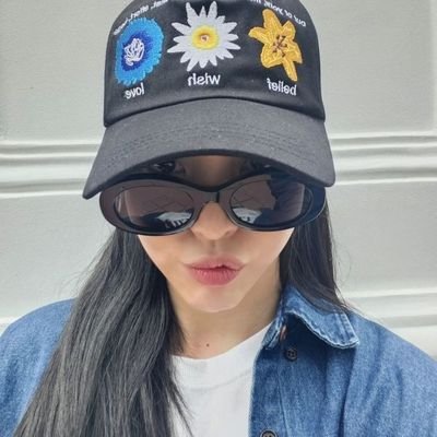 byulwins's profile picture. 777.