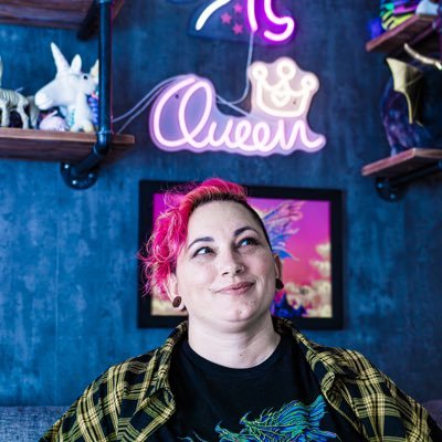 Beth Duff - Queen of Cardboard Profile