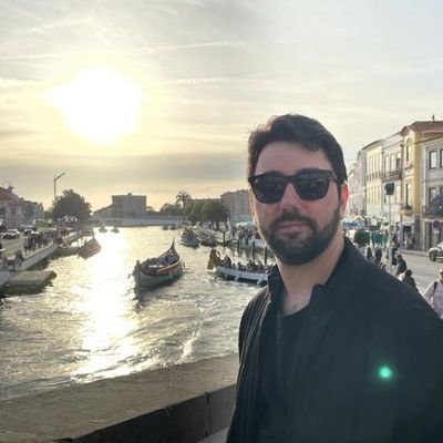 33 anos | Jornalista | Blumenauense | Editor-chefe no NSC Total e Jornal de SC | Torcedor e sócio do @cametropolitano, com uma quedinha pelo @CFosBelenenses.