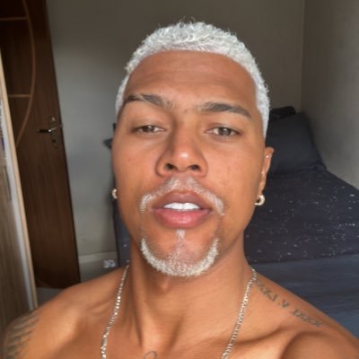 Aivenancinho Profile Picture