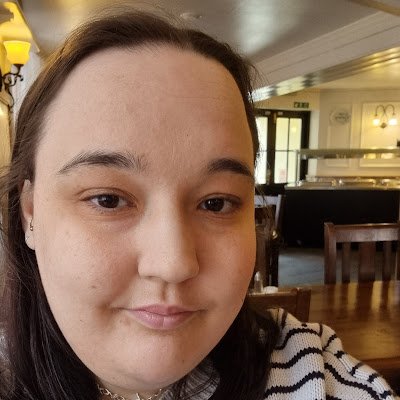 hollybrigden86's profile picture. 