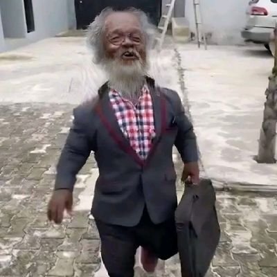 Usipo mpa heshima hadharani, usi tegemee akupende sirini.🇹🇿