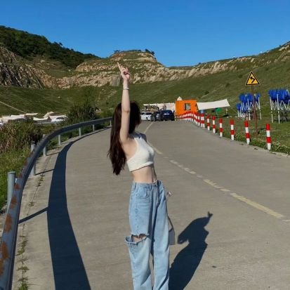 qinqin39652785's profile picture. 99年小姐姐 做美妆的 朋友推荐玩的这个软件 线下兼职开课 本人皮肤比较白那种 会穿搭 之前开过服装店 偏痩型 私信我约课 我有空都会回复 口嗨的 不在长沙的 就别私信我了 真的没空挨个去聊天 自己有公寓 在雨花区 高桥 加我微信 lppikwyj