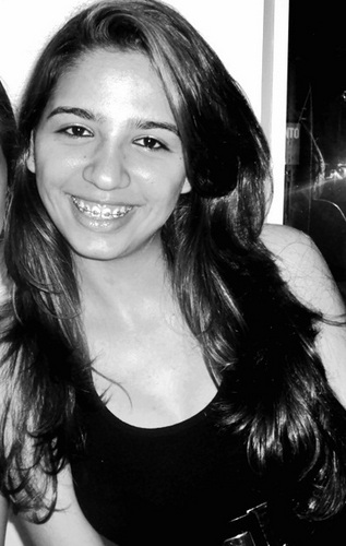 “Livrai-me de tudo aquilo que for vazio de amor.”  Caio Fernando de Abreu/
     Sou COMPLETAMENTE do morico @guidchs s2