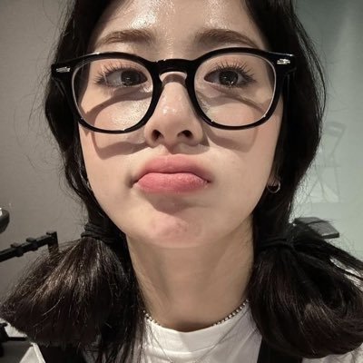 chwwn1's profile picture. @le_sserafim